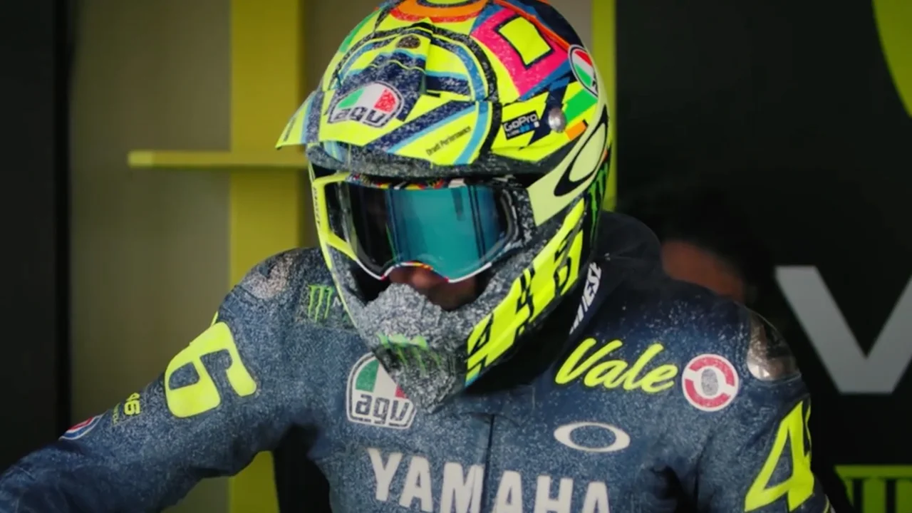 Oakley CantStop Racing still 2